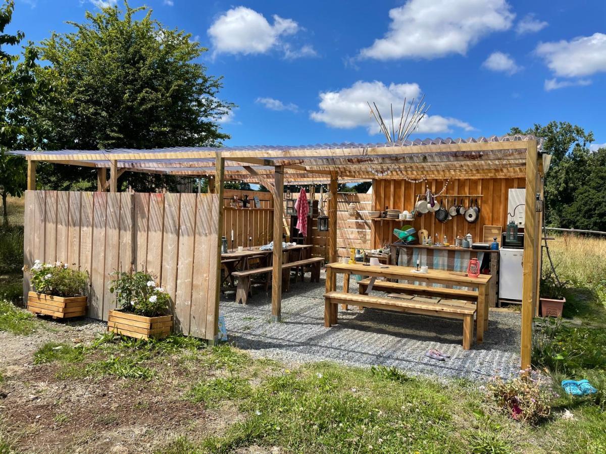 Terra-Tipike, Tipi A La Ferme Entre Terre Et Mer Trébry Exteriör bild
