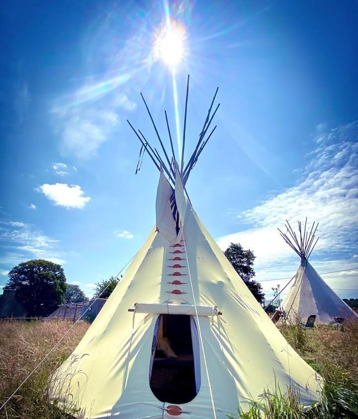 Terra-Tipike, Tipi A La Ferme Entre Terre Et Mer Trébry Exteriör bild